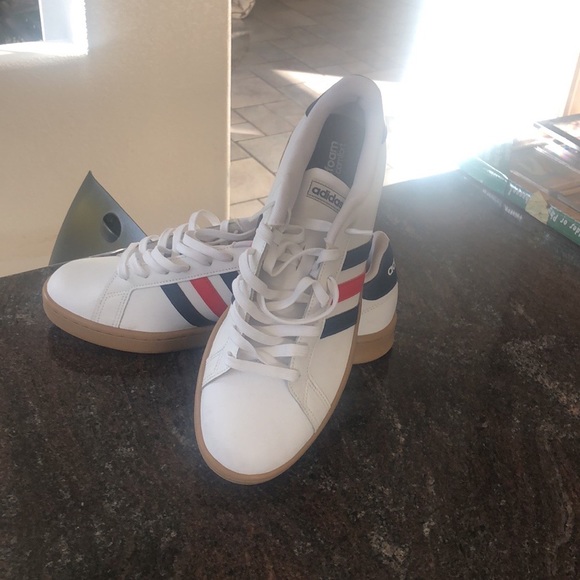 Brand New Adidas size 12 (Never worn) no box - Picture 2 of 4